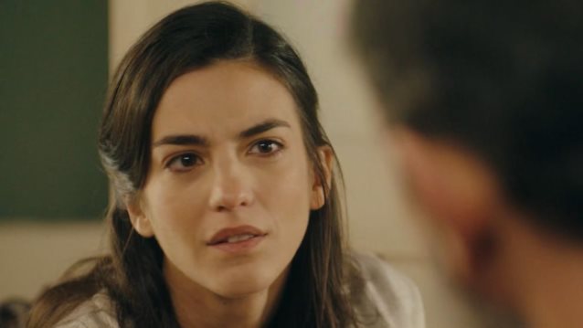 Το Ναυάγιο | Η Ειρήνη και ο Πέτρος περνούν την πιο όμορφη νύχτα της ζωής τους αλλά ο Ιπποκράτης τους ψιλιάζεται!