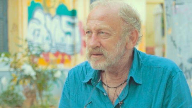 Δημήτρης Πετρόπουλος: &quot;Διαπίστωσα πως την εποχή του καρκίνου τούς έκανα εγώ ψυχική υποστήριξη αντί να μου κάνουν εκείνοι&quot;