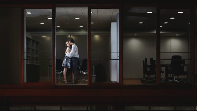 Στις 18 Νοεμβρίου γίνονται οι περισσότερες απιστίες
: Νέα έρευνα «μίλησε»!