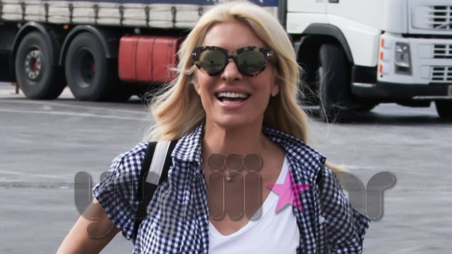 Ελένη Μενεγάκη: Απόδραση στην Άνδρο! Πού την εντόπισε ο φωτογραφικός φακός;