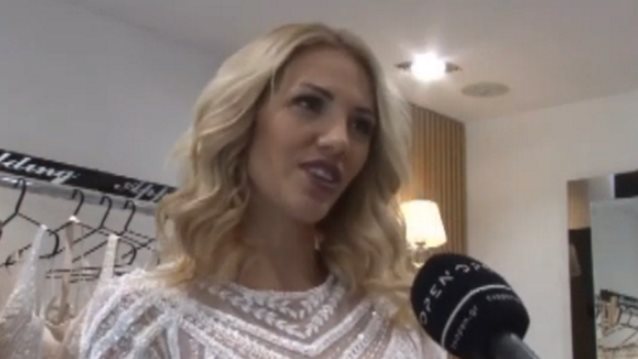 Σάσα Μπάστα: Παντρεύεται ξανά! Κάνει πρόβα νυφικού λίγο πριν πάει στη Μύκονο για τον θρησκευτικό γάμο της