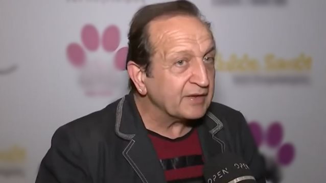 Ο Σπύρος Μπιμπίλας για τη &quot;Super Mammy&quot;: &quot;Όταν κάποιοι το παίζουν εισαγγελείς της τέχνης με πιάνει φρίκη&quot;