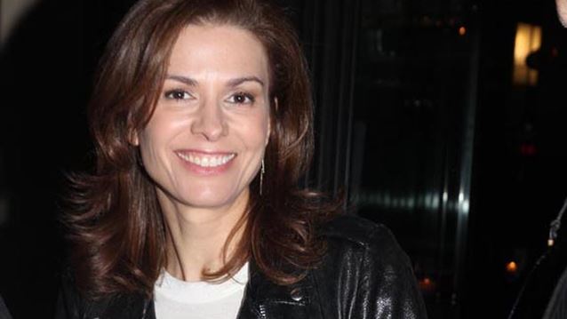 Η Τζίνα Αλιμόνου με το τέλειο &#39;70s καρέ | Η αλλαγή στην εμφάνισή της μετά από καιρό