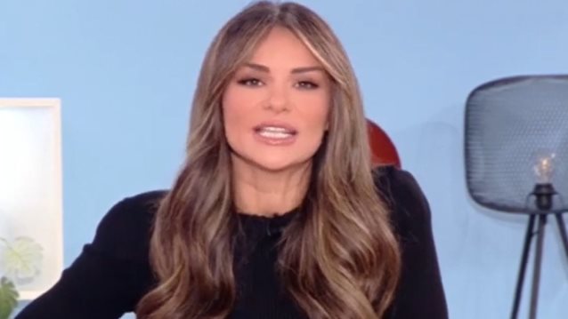 Ελένη Τσολάκη: &quot;Αισθανόμαστε παράταιρα στην ψυχαγωγία - Να πληρώσει όποιος έχει βιάσει το σώμα και τη ψυχή της&quot;