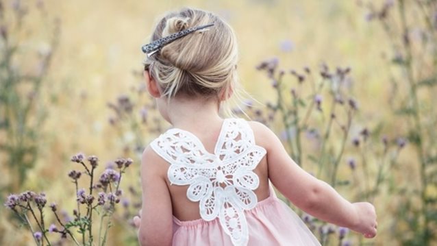 MamaPost by The Mamagers: «10 πράγματα που μπορούμε να κάνουμε ως γονείς για να βοηθήσουμε το παιδί μας να &quot;ανθίσει&quot;»