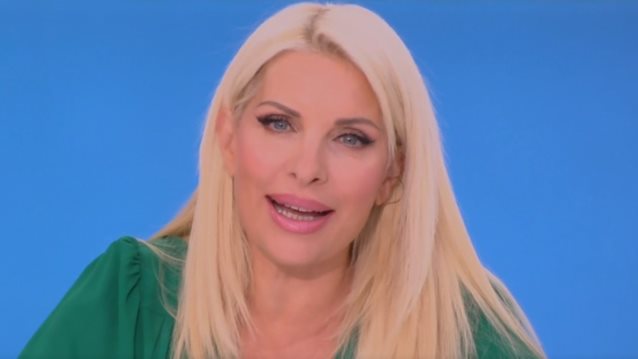 Η Ελένη Μενεγάκη σε ένα on air μήνυμα στους συνεργάτες της
