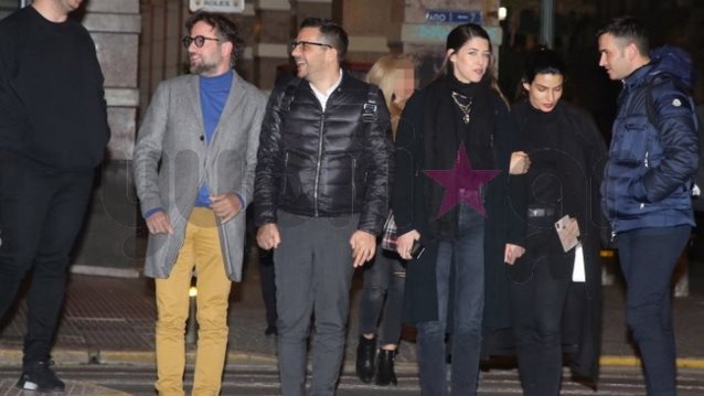 Τόνια Σωτηροπούλου &amp; Demy: Βραδινή βόλτα με τα αγόρια &amp; τους καλύτερους φίλους τους | Πού τους εντόπισε ο φακός του Yupiii;