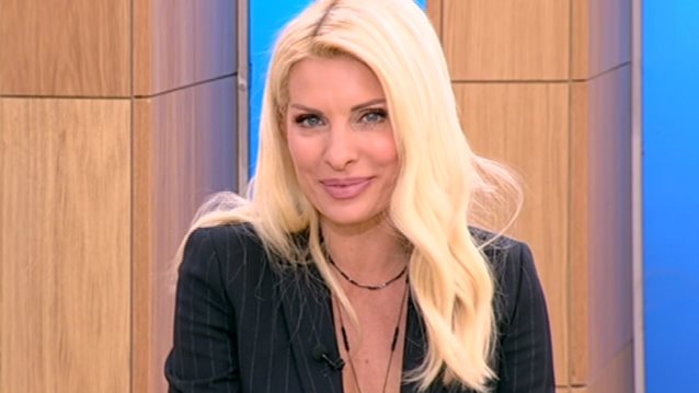 Ελένη Μενεγάκη
: Ποια tv star των 90s υποδέχθηκε στην εκπομπή;