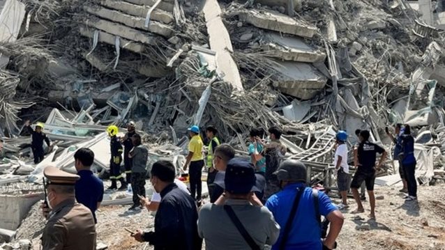 Σεισμός στη Μιανμάρ: Τουλάχιστον 1.000 νεκροί από τα φονικά 7,7 Ρίχτερ - Εφιαλτικές εκτιμήσεις για πάνω από 10.000 θύματα