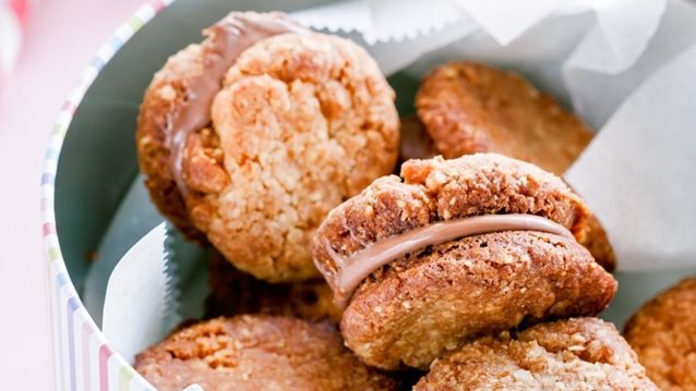 MamaPost by The Mamagers: Γεμιστά μπισκότα βρώμης με φυστικοβούτυρο που θα λατρέψουν τα παιδιά