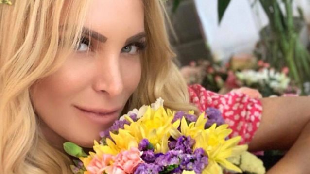 Κατερίνα Καινούργιου 
: H τούρτα γενεθλίων, η ηλικία, το look και τα συναισθήματά της που μεγαλώνει