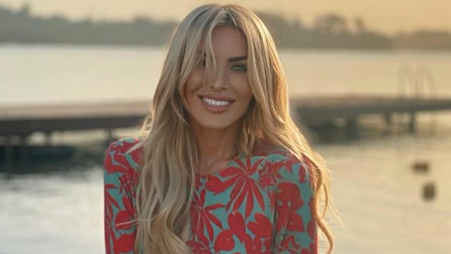 Η Κατερίνα Καινούργιου μάς έδωσε 3 στιλιστικά tips για τις φετινές εμφανίσεις μας στην παραλία