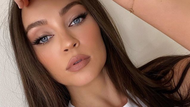 Foxy Eyes 
: Η νέα τάση μακιγιάζ που έχει κατακλύσει το Instagram