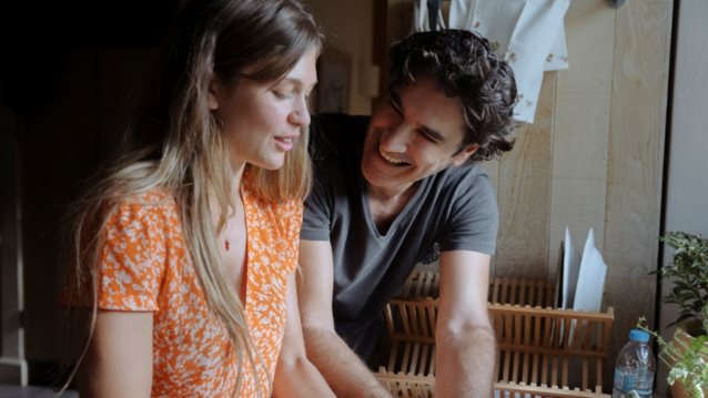 Ξεκίνησαν τα γυρίσματα της νέας σειράς του Χριστόφορου Παπακαλιάτη | Οι πρώτες φωτογραφίες