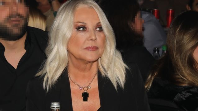 Ρούλα Κορομηλά: &quot;Κανόνες δεν ακολουθώ. Τους ξαναγράφω&quot;