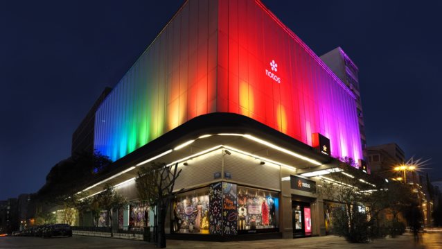 Μαγικά Χριστούγεννα στα πολυκαταστήματα Notos