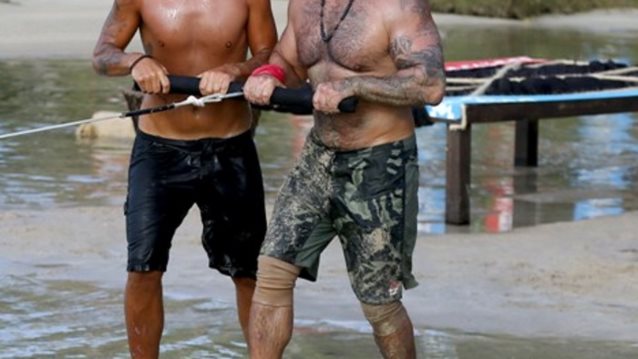 Survivor: Χαμός στους «Διάσημους»: Όλοι εναντίον του Αγγελόπουλου!