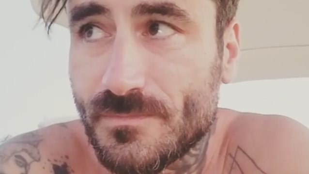 Γιώργος Μαυρίδης: Στην παραλία με την Μόλυ: Δείτε το video!