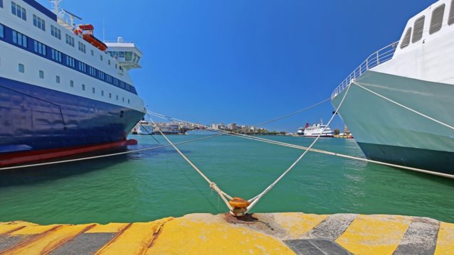 Εξοδος του Πάσχα: Δραπετεύουν μαζικά οι Αθηναίοι με αυτοκίνητα, πλοία και αεροπλάνα - Αυξημένη η κίνηση