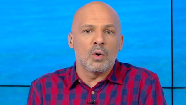 Νίκος Μουτσινάς: Η ενόχληση on air για το σχόλιο του Στέφανου Κωνσταντινίδη: «Είναι ντροπή!»