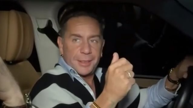 Η πρώτη αντίδραση του Γιώργου Μαζωνάκη μετά την ακύρωση της εμφάνισής του στο νυχτερινό μαγαζί που εμφανίζεται