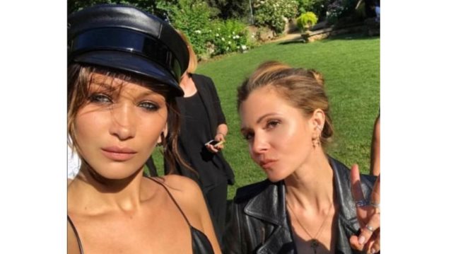 Αυτό είναι το καπέλο που έχουν λατρέψει τα διασημότερα μοντέλα: Μήπως ήρθε η ώρα να το αποκτήσεις;