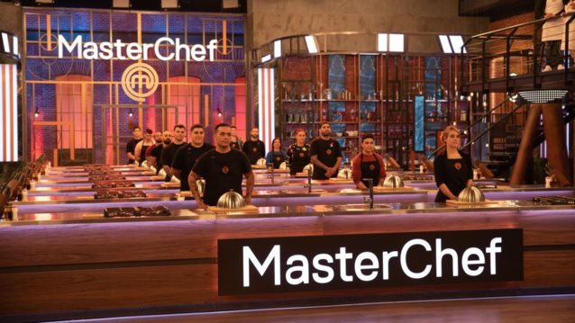 MasterChef | Ένα timer κάτω από τις πρώτες καμπάνες της σεζόν! Έτσι θα μπουν στο σπίτι οι "μαύρες" ποδιές