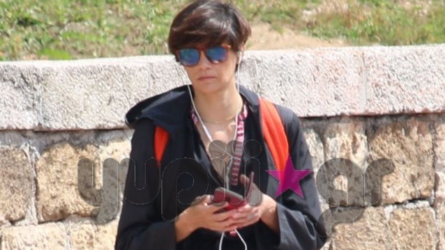 Άννα Μαρία Παπαχαραλάμπους: Με αθλητικό look στο κέντρο της Αθήνας! Δείτε τα paparazzi στιμιότυπα