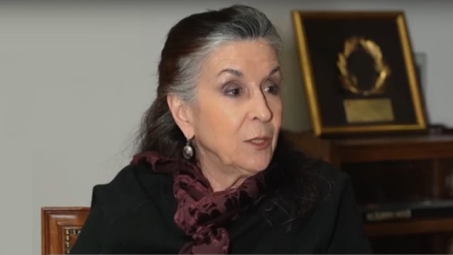 Νένα Μεντή: &quot;Με τα χαρτιά πλήρωσα ενοίκιο, ηλεκτρικό και τηλέφωνο - Κόπηκε όταν απέκτησα παιδί&quot;