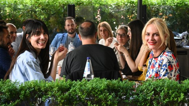 Ηλιάνα Παπαγεωργίου &amp; Έλενα Χριστοπούλου σε χαλαρές στιγμές στο κέντρο της Αθήνας