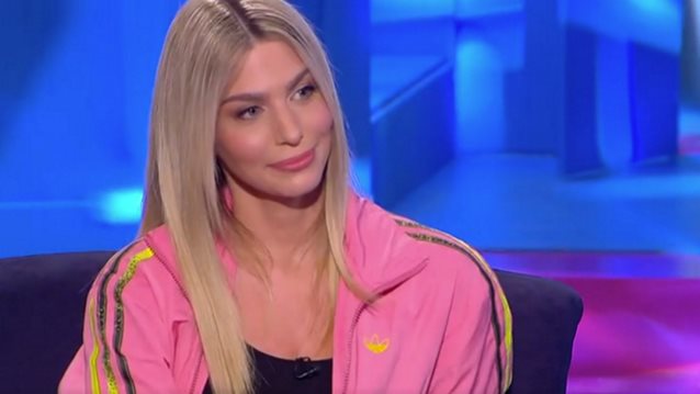 Η Βάλια Χατζηθεοδώρου "εισέβαλε" στο "Καλό Μεσημεράκι" &amp; έκανε τον Πέτρο να "κοκκινίσει"