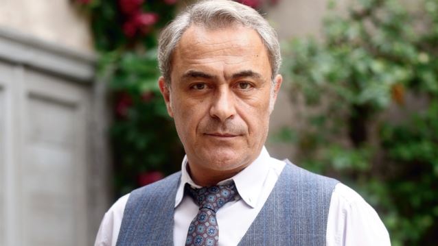 Μόνο στο Yupiii! Άγιος Έρωτας: Ο Κυριάκος χωρίζει την Ελένη και την Άννα με τον πιο σκληρό τρόπο