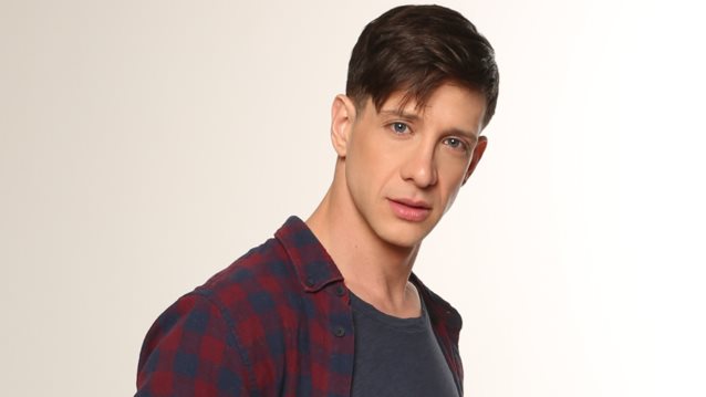 Ηλίας Μπόγδανος: Επικό! Το μήνυμα της Bilie Eilish μετά τη χθεσινή μεταμόρφωση στο YFSF