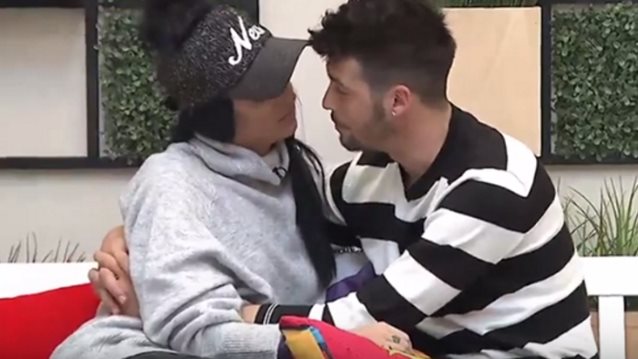 Power Of Love: Ο Αντώνης και η Ρένια πιο κοντά από ποτέ! Το φιλί στο στόμα και οι καυτές αγκαλιές