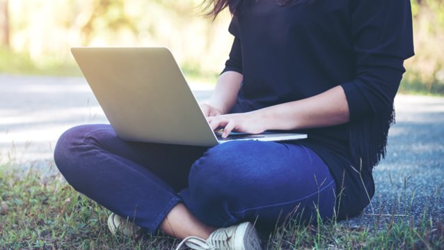 Facebook: Ο περίεργος τρόπος με τον οποίο καταλαβαίνει αν είσαι single ή όχι