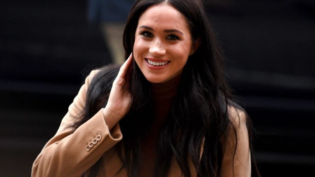 10 μίνι φορέματα που θα είχαν την έγκριση της Meghan Markle