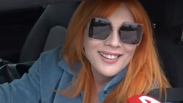 Η Σμαράγδα Καρύδη απαντά για το τηλεοπτικό της μέλλον