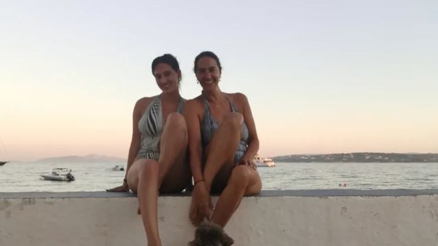 Η Νόνη Δούνια "αποχαιρετά" την κόρη της που φεύγει για σπουδές μ' ένα γλυκό καλοκαιρινό στιγμιότυπο