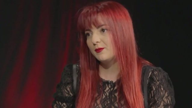 Χρύσα Κατσαρίνη: &quot;Δεν με τρομάζει το ghosting. Ο πατέρας μου έχει εικοσαετία να επικοινωνήσει μαζί μου&quot;