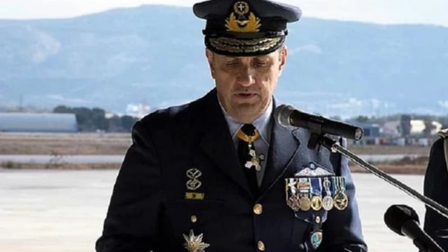 Η τραγική ιστορία του νέου Αρχηγού ΓΕΑ- Είχε χάσει τον πιλότο-πατέρα του σε πτώση μαχητικού