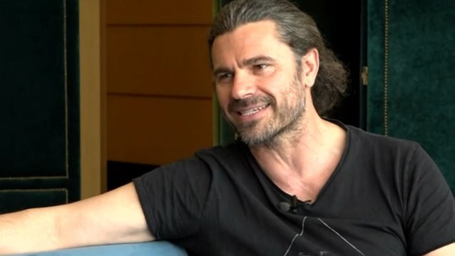 Χρήστος Βασιλόπουλος: &quot;Και θα αλλάξω πάνα και θα ξυπνήσω στις 6 το πρωί - Είδα τον γιο μου να βγαίνει από τα σπλάχνα της μάνας του&quot;