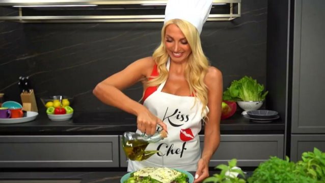 "Κάτι Ξαναψήνεται" | Το τρέιλερ με την Κωνσταντίνα Σπυροπούλου κυκλοφόρησε!