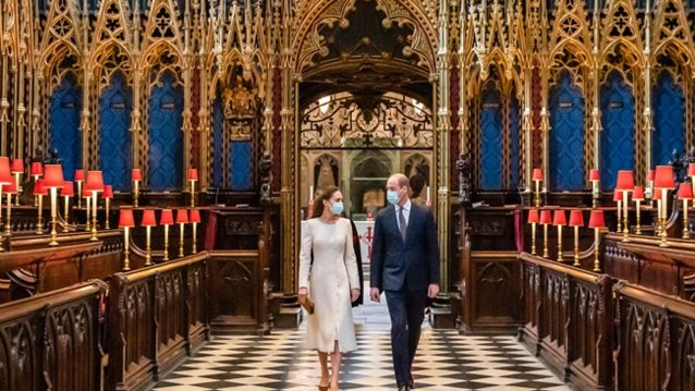 Hollywood Report | William- Kate στο εμβολιαστικό κέντρο &amp; η σπάνια οικογενειακή έξοδος Gigi Hadid - Zayn Malik