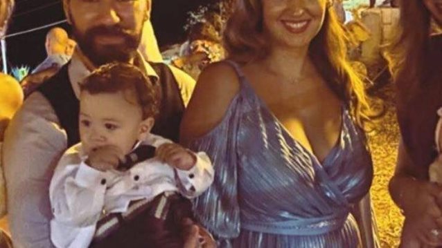 Κλέλια Πανταζή &amp; Λευτέρης Τσάκαλος : Δείτε φωτογραφίες από τη βάφτιση του εννέα μηνών γιου τους!