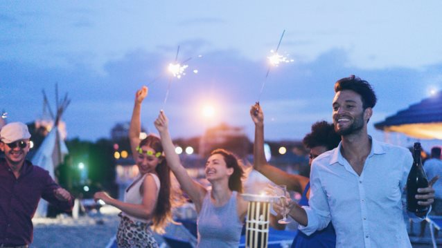 Οριστικό! Μόνο εμβολιασμένοι στα υπαίθρια κέντρα διασκέδασης