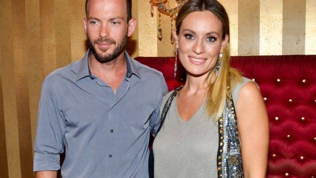 Ελεονώρα Μελέτη
 
: Παντρεύεται! Η πρόταση γάμου, το «ναι» και το μονόπετρο