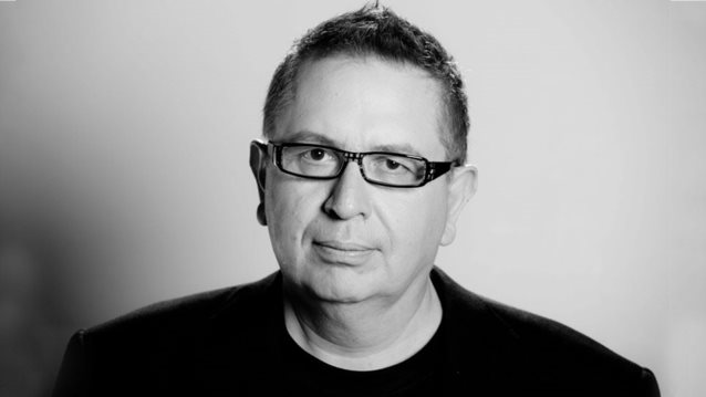 Θέμος Αναστασιάδης: Λύγισαν οι stars της μικρής οθόνης στον αποχαιρετισμό του!