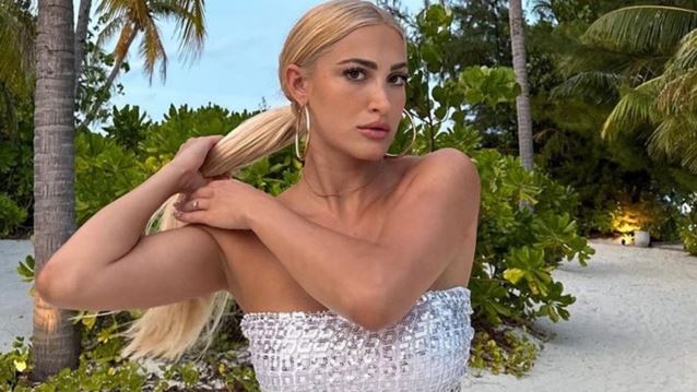 Ιωάννα Τούνη | Τα αδέρφια της στην Ελλάδα για τη βάφτιση του γιου της