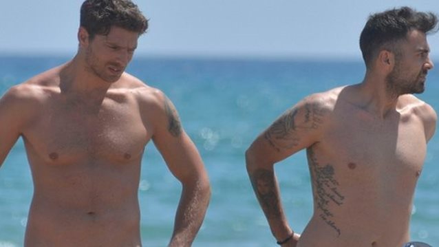 Γιώργος Μανίκας- Στέλιος Χανταμπάκης: Στην παραλία με τα παιδιά τους: Φωτογραφίες