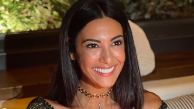 Η Ευγενία Σαμαρά με το διαχρονικό μαγιό που πρέπει να έχεις και δεν είναι μαύρο